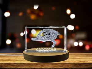 Impressive 3D Engraved Crystal of a Mighty Crocodile - Perfect for Wildlife Enthusiasts and Reptile